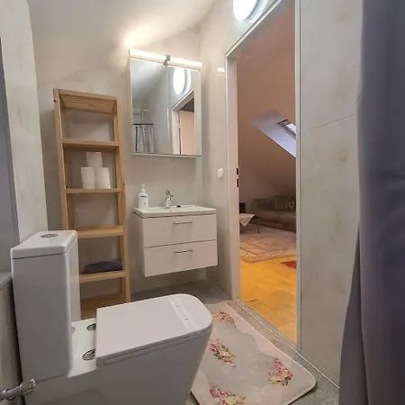 Kindstay W Free Parking Near Prague Airport Tuchomerice