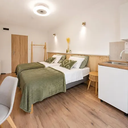 Kindstay Prague Airport شقة *