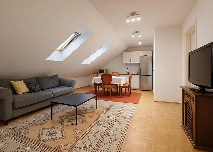 Kindstay W Free Parking Near Prague Airport شقة